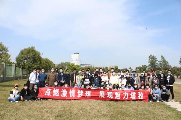 四月春暖花開，集體出來嗨~